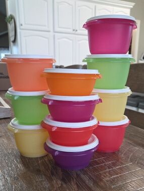 Tupperware Brand Servalier Bowls with lids Multicolor Set